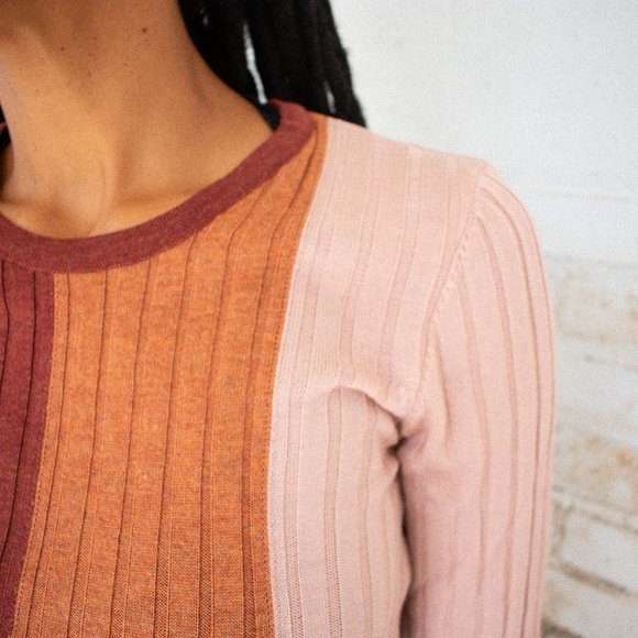 Diarte Robbin Sweater Dress - Picture 2 of 3